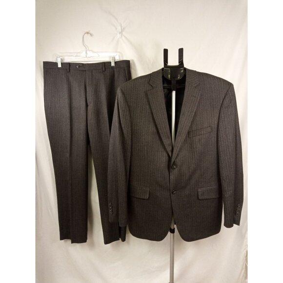 Jos. A. Bank Grey Pinstriped Tailored Fit Suit Set 42R/36 Waist - Picture 1 of 12